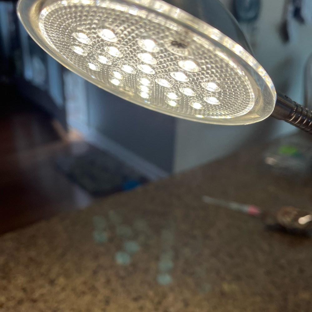 Adjustable LED lamp - Picture 5 of 9